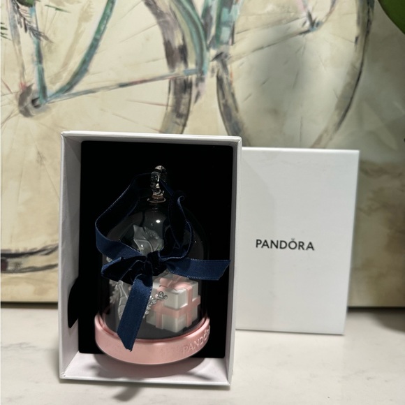 PANDORA limited edition ornament 🌸 - Picture 8 of 9